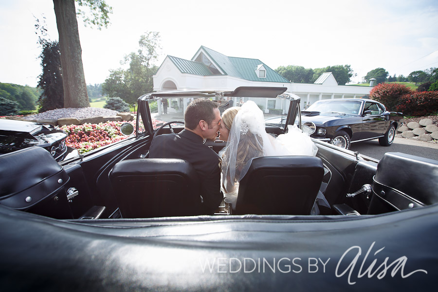 Bride and Groom Photos at Rolling Hills Country Club in McMurray, PA
