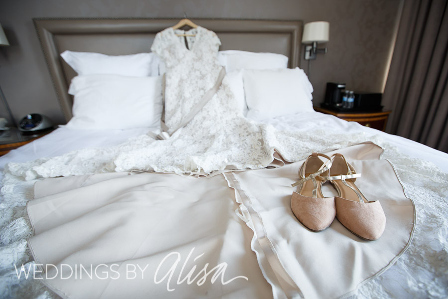 Bride getting ready at the Renaissance Hotel in downtown Pittsburgh