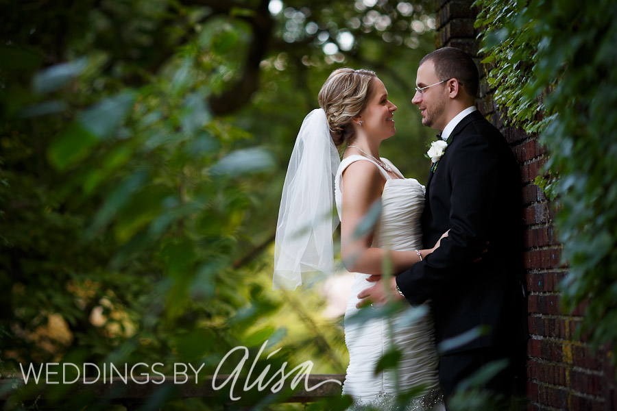 Bride and Groom in Mellon Park for Pittsburgh Wedding Photos